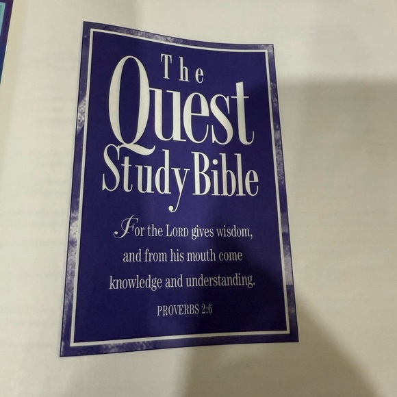 The Quest Study Bible  NIV Zondervan Bonded Leather Brown Comfort Print - Picture 4 of 7